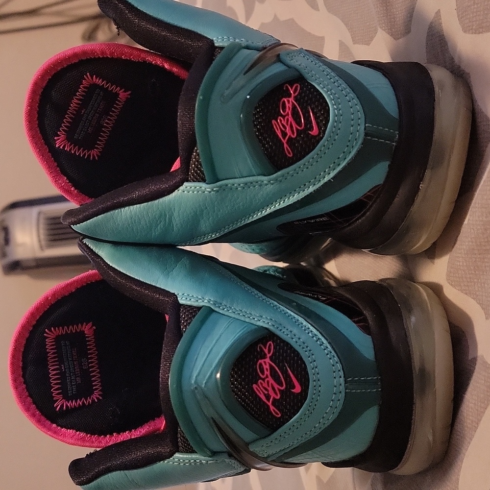 Lebron 8 South Beach Men's size 9.5 - Picture 3 of 5